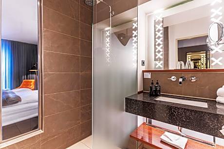 Deluxe Double or Twin Room with Balcony