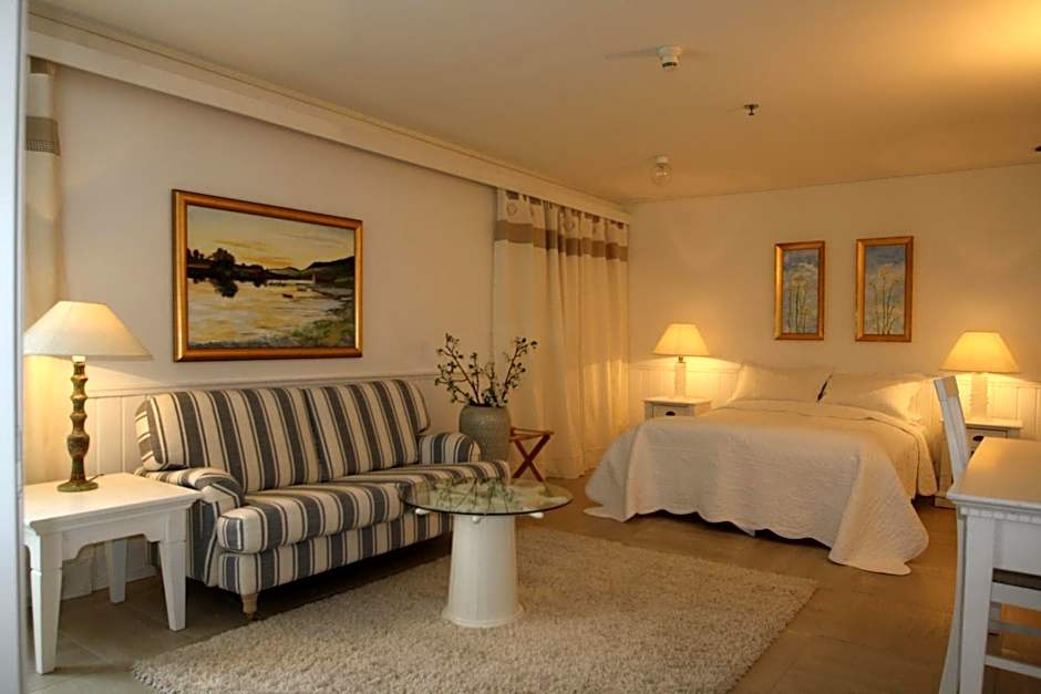 Sunde Fjord Hotel, free and easy parking