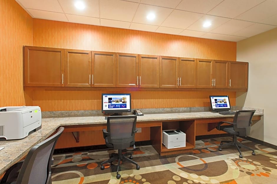 Hampton Inn and Suites Seattle - Airport / 28th Avenue