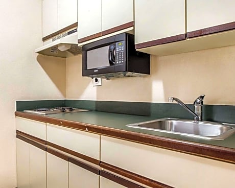 1 King Bed, Nonsmoking