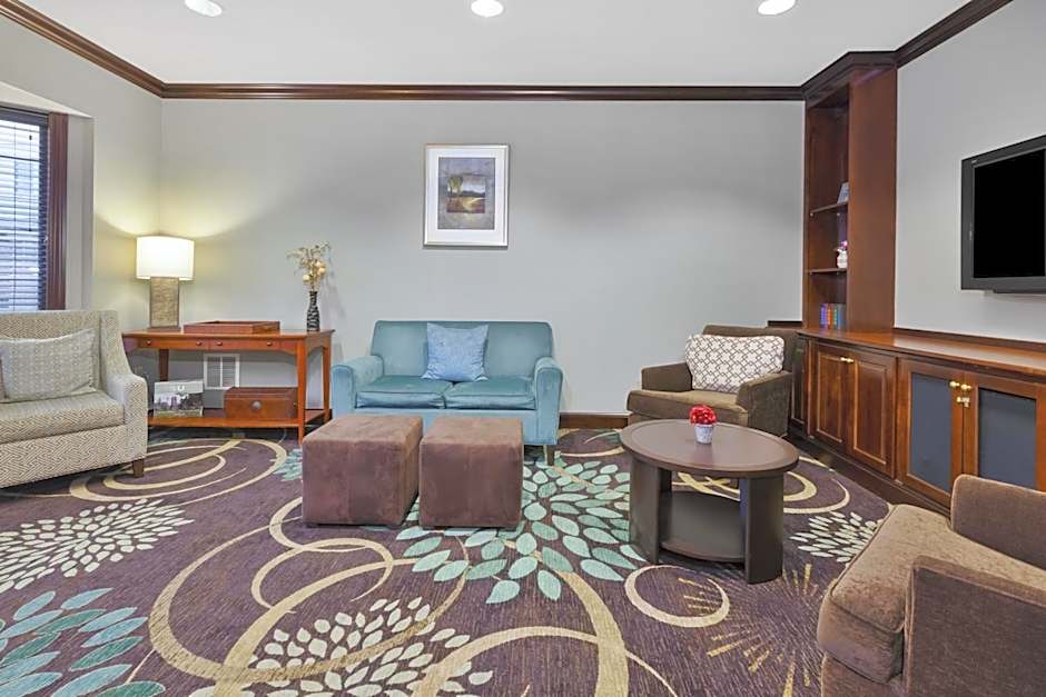 Staybridge Suites Lansing-Okemos By IHG