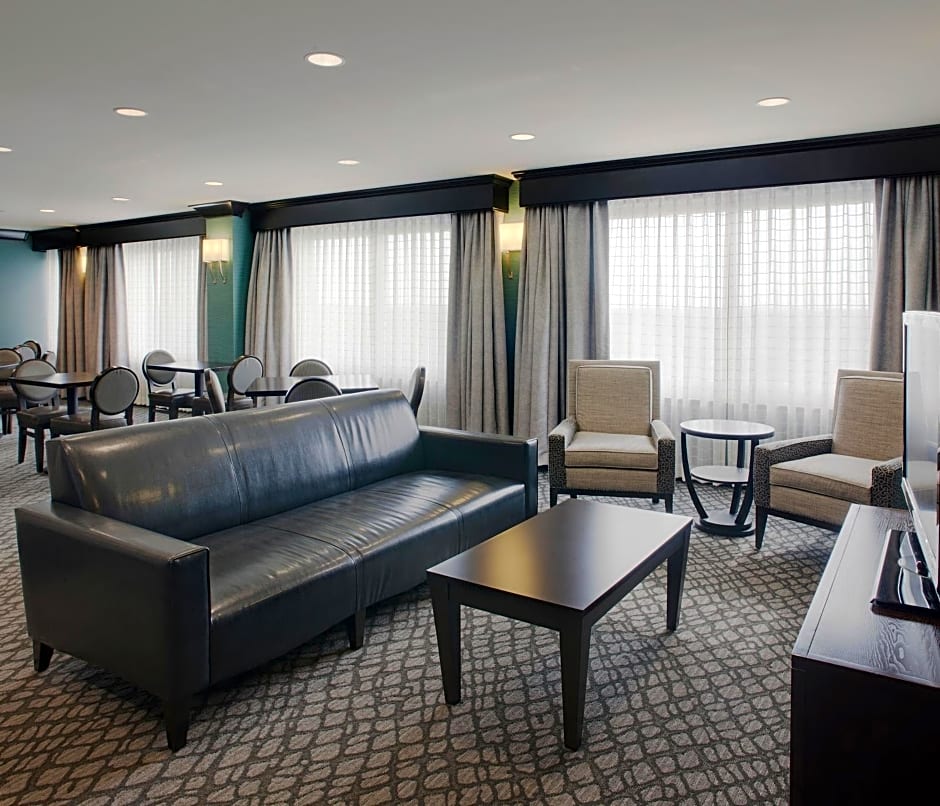DoubleTree Suites by Hilton Bentonville