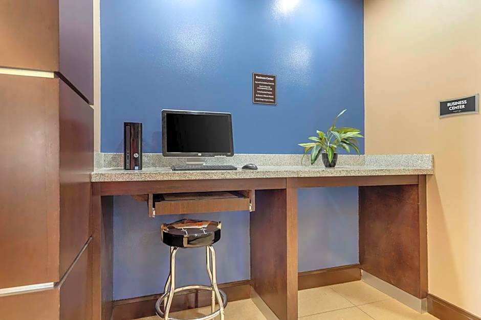 Best Western Plus Longhorn Inn & Suites