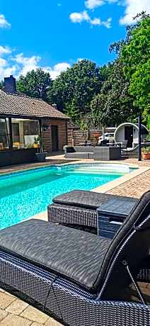 B&B Woodside