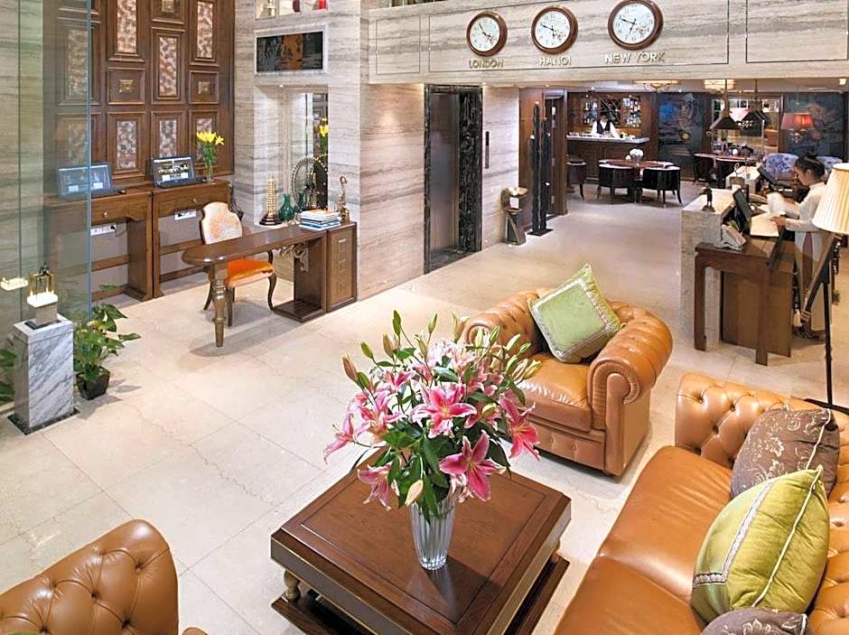 Peridot Gallery Classic Hotel