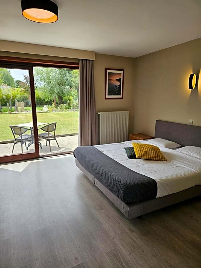 Hotel Westendia and Free Parking Top Breakfast