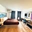 Hometel Suites