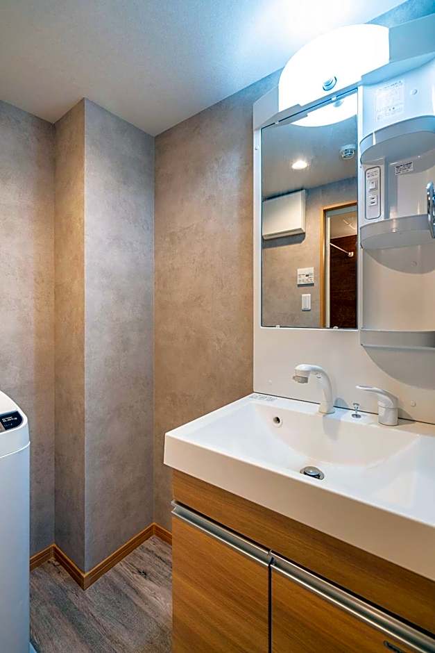 Designed apart ment Yamanote Line Shin-Okubo Sta 3 min walk