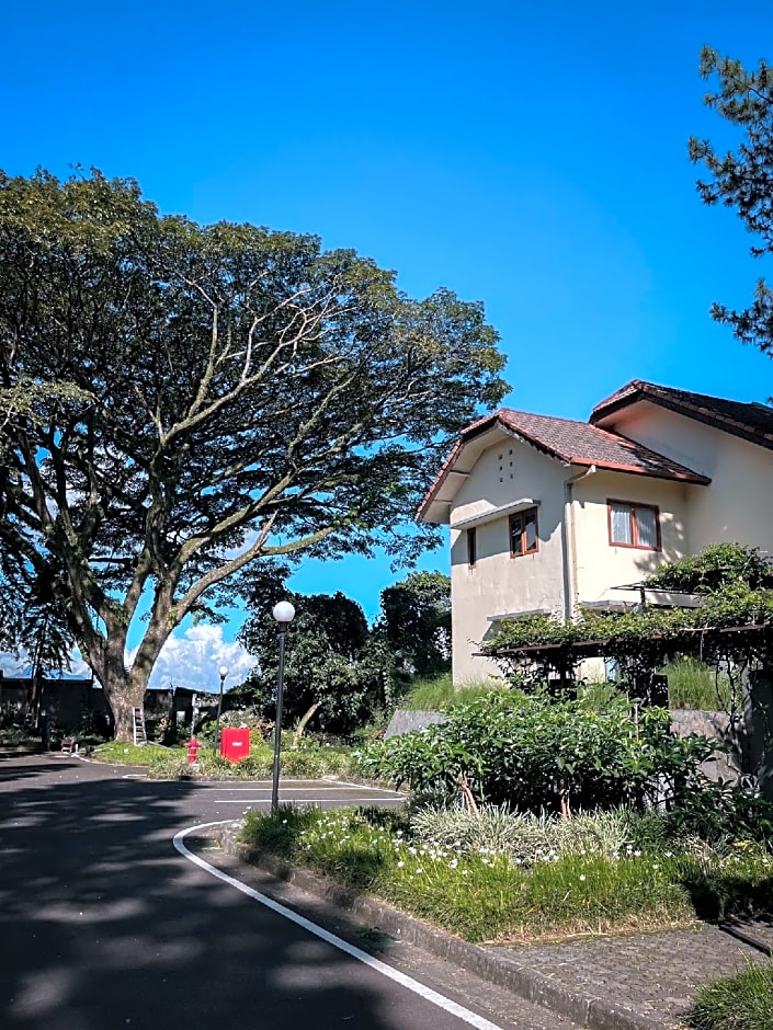 Puri Setiabudhi Residence Hotel