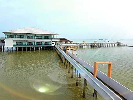 Kukup Xiang Holiday Home
