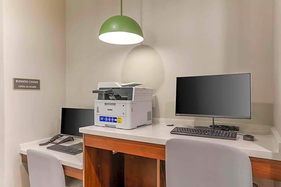 Comfort Inn & Suites Huntsville Near University