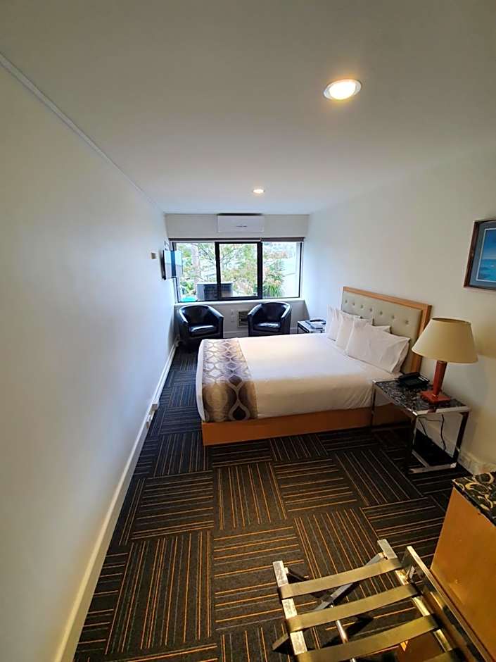 Photo 1 of 2 of Standard 1 Queen Bed