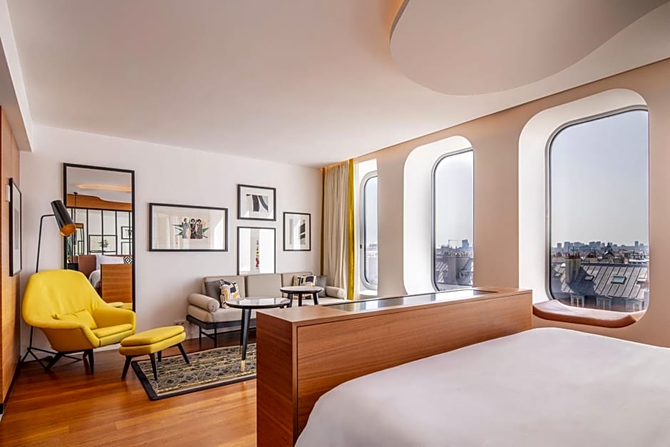 Renaissance by Marriott Paris Republique Hotel
