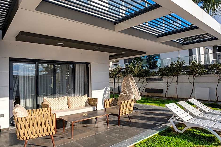 Çeşme lüks huzurlu yeni villa