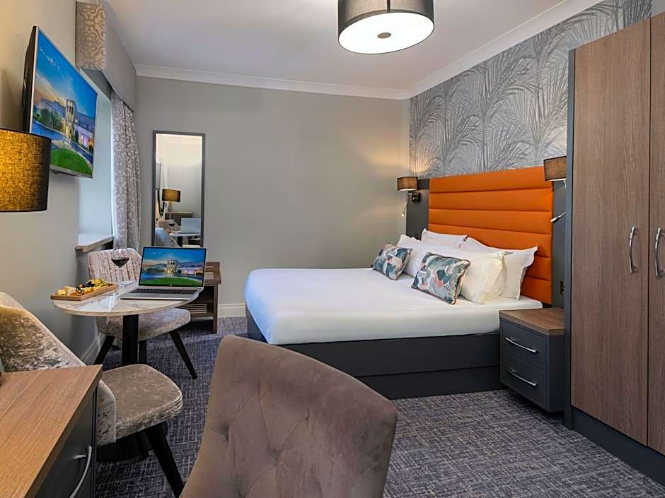 Diamond Coast Hotel