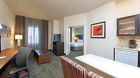 1 Queen 2 Doubles 2 Bedroom Suite Non-Smoking