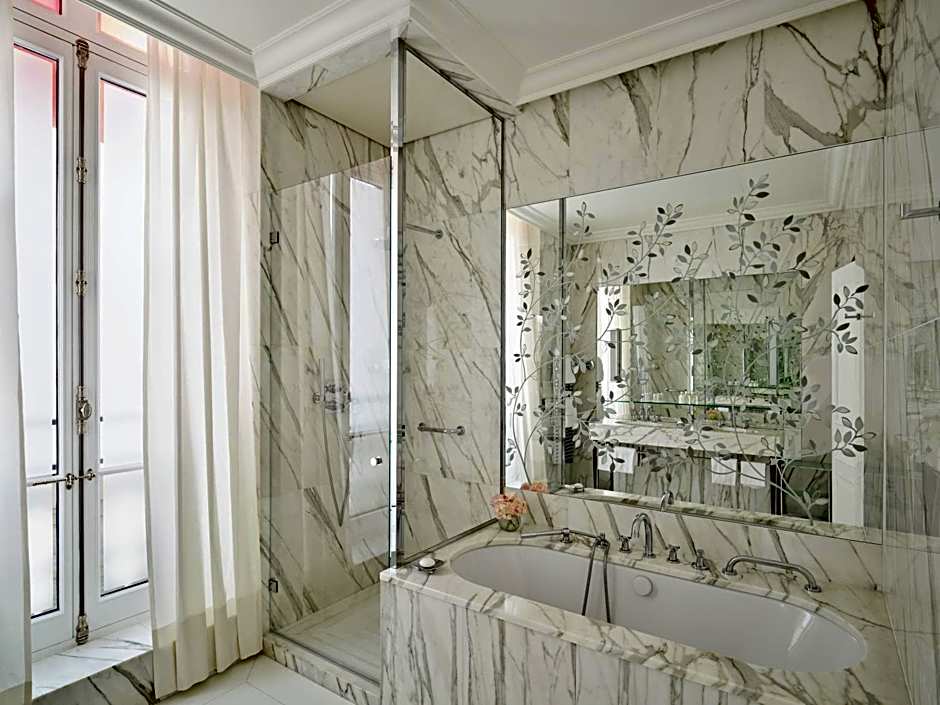 Hotel Plaza Athenee - Dorchester Collection