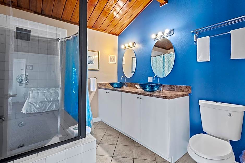 Oceanfront Inn Suite, Ocean and Inlet Views, King Bed, #12