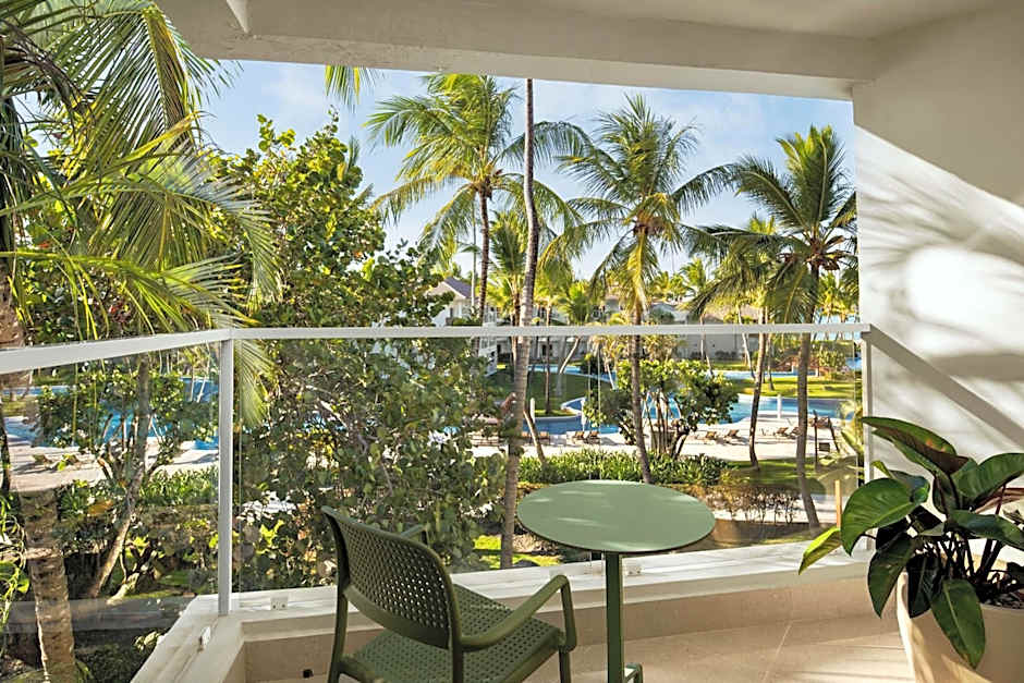 Photo 1 of 6 of Two-Bedroom Club Suite with Tropical or Partial Ocean View