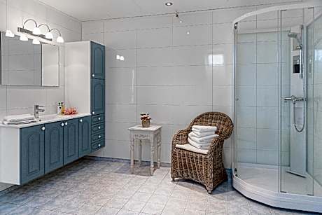 Double room-Deluxe-Ensuite with Shower-Sea View