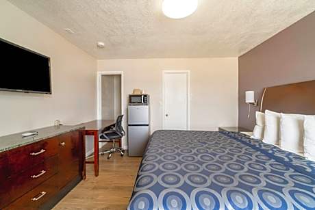 Queen Bed Non-Smoking