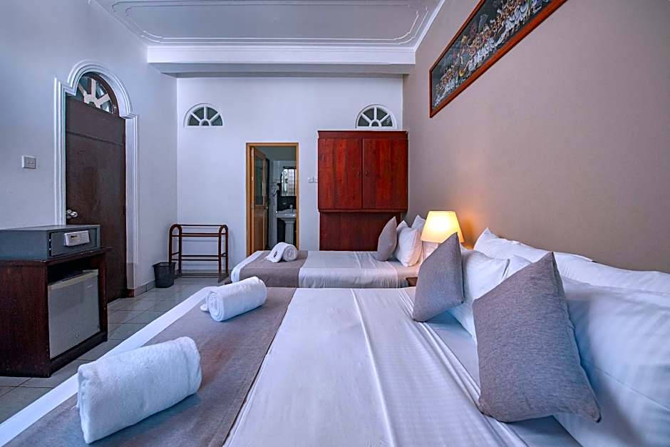 Ceyloni Lake Residency