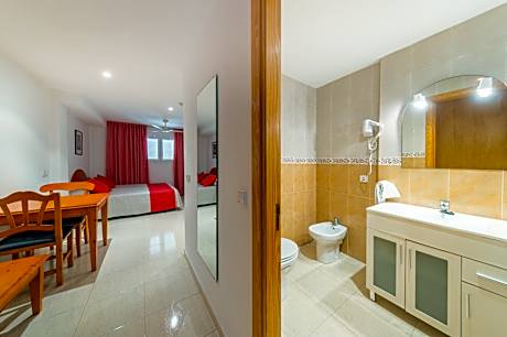 STUDIO INNER WITHOUT BALCONY 1 ADULT