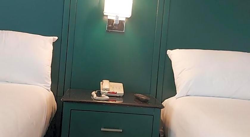 Village Motel by OYO