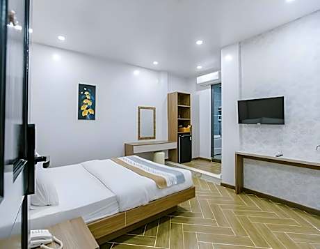 Suite with Private Bathroom