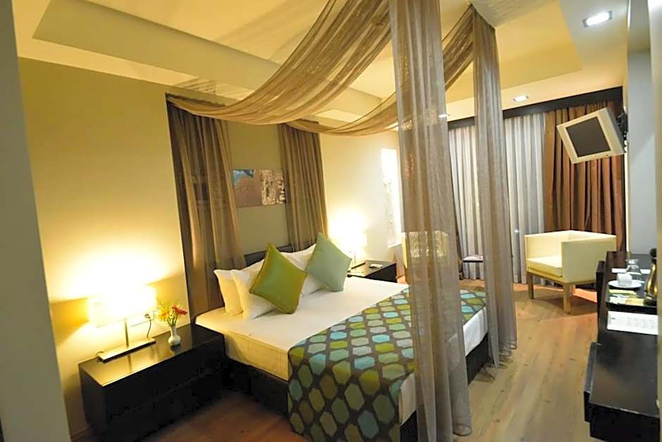 May Park Hotel
