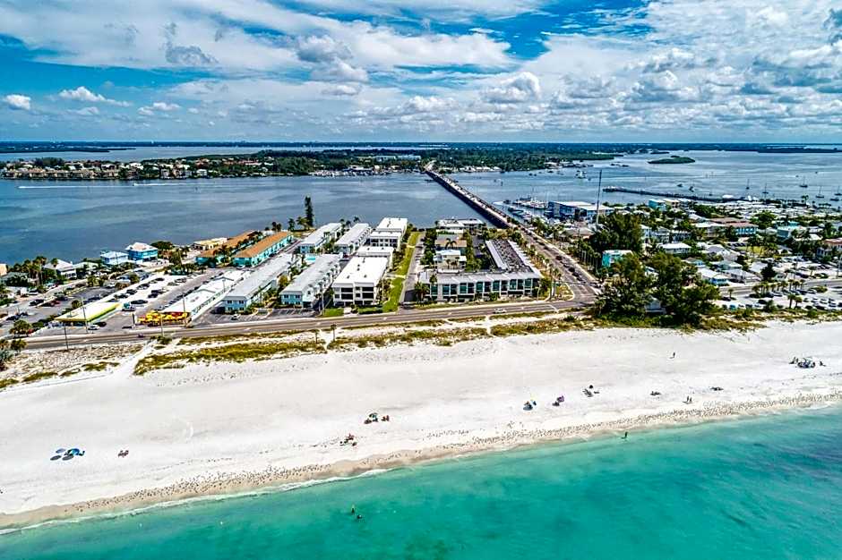Absolute Anna Maria-Private Beach Access-Heated Pool-Water Views From Every Room