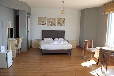 Balkonlu Deniz Manzaralı