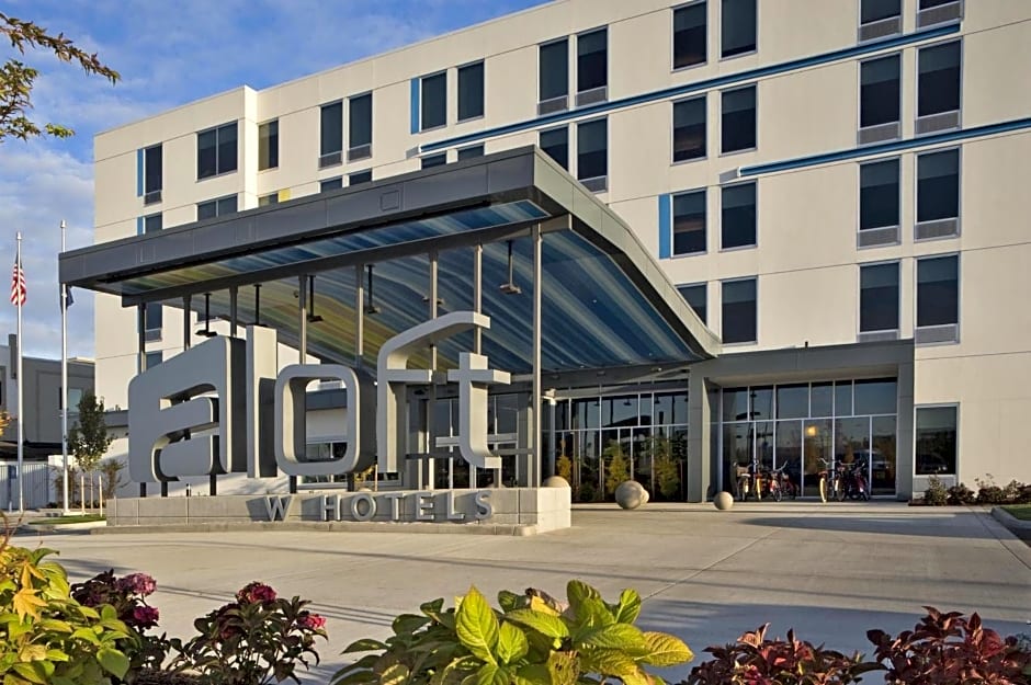 Aloft Portland Airport Hotel at Cascade Station