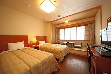 Twin Room with Tatami Area