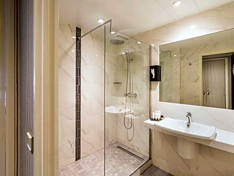 Classic Double or Twin Room with Courtyard View