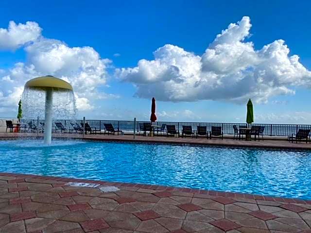 La Quinta Inn & Suites by Wyndham Oceanfront Daytona Beach