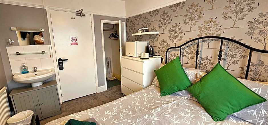 The Roslyn Guest House