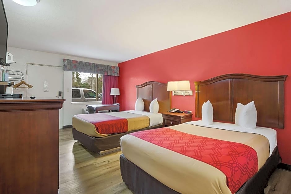 Econo Lodge Parkway/Historic Area