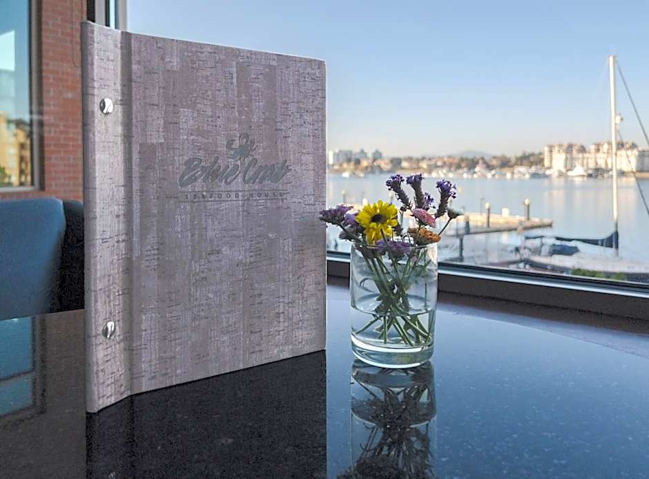 Coast Victoria Hotel & Marina by APA