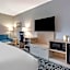 Comfort Inn Hyannis - Cape Cod