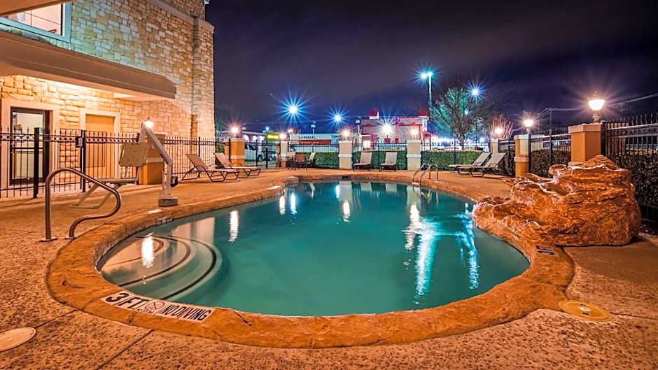 Best Western Plus Christopher Inn & Suites