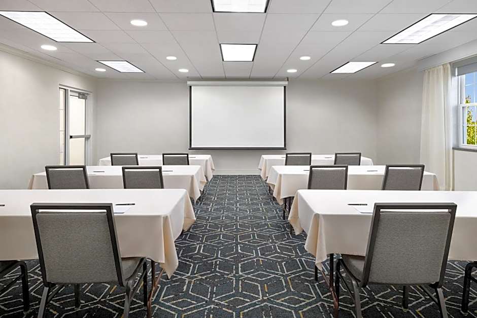 Homewood Suites By Hilton Manchester/Airport, Nh
