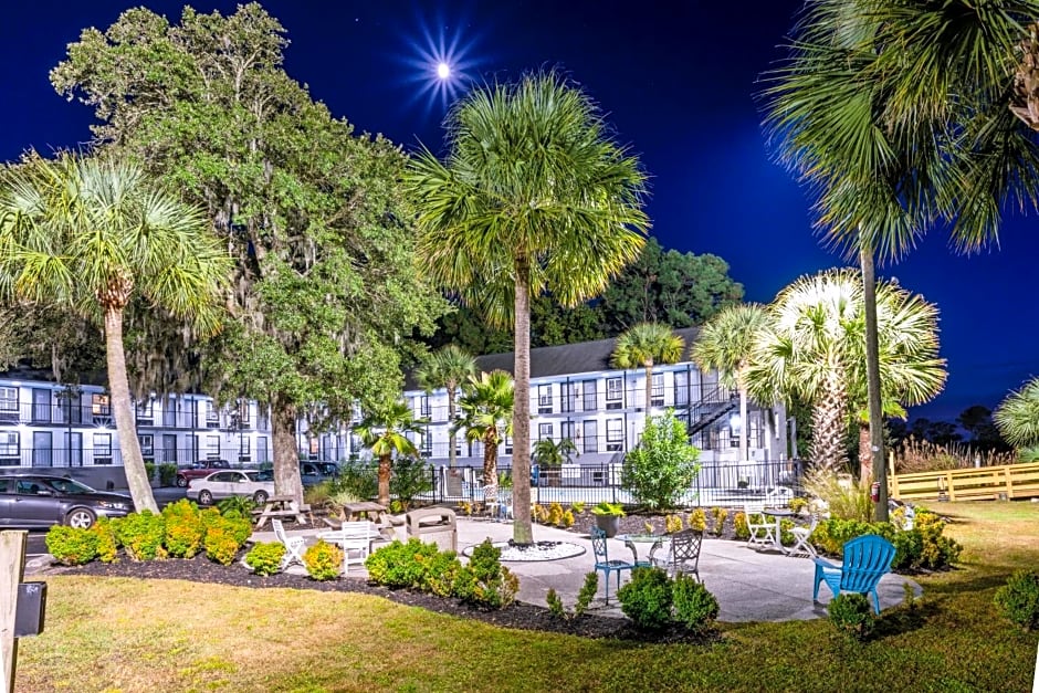 Charleston Creekside Inn