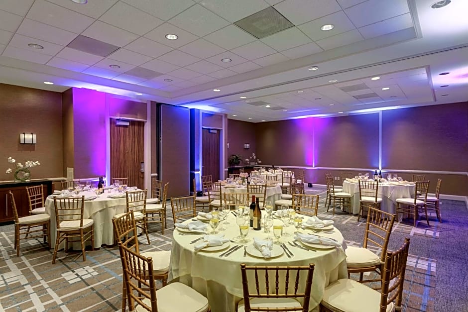 DoubleTree Suites By Hilton Boston - Cambridge