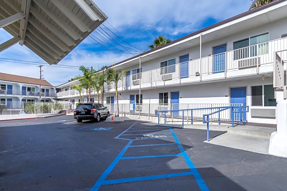 Motel 6 Oceanside Marina