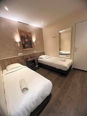 Twin Room with Private Bathroom
