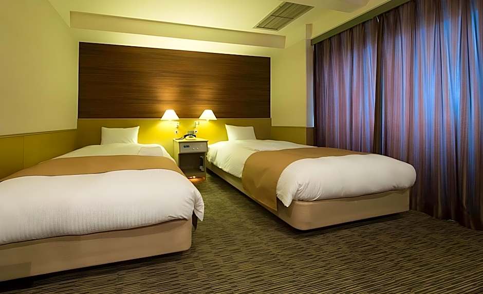 Minamisenri Crystal Hotel