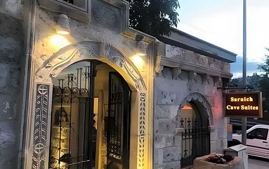 Sarnich Cave Suites