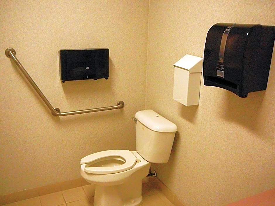 Coast Abbotsford Hotel & Suites