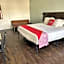 OYO Hotel Downtown Peoria IL I-74